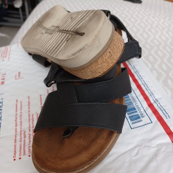 EURO SOFT BY SOFFT LYNELLE WOMEN'S SZ 7.5 BLACK STRAPPY VELCRO SANDALS - Picture 2 of 3